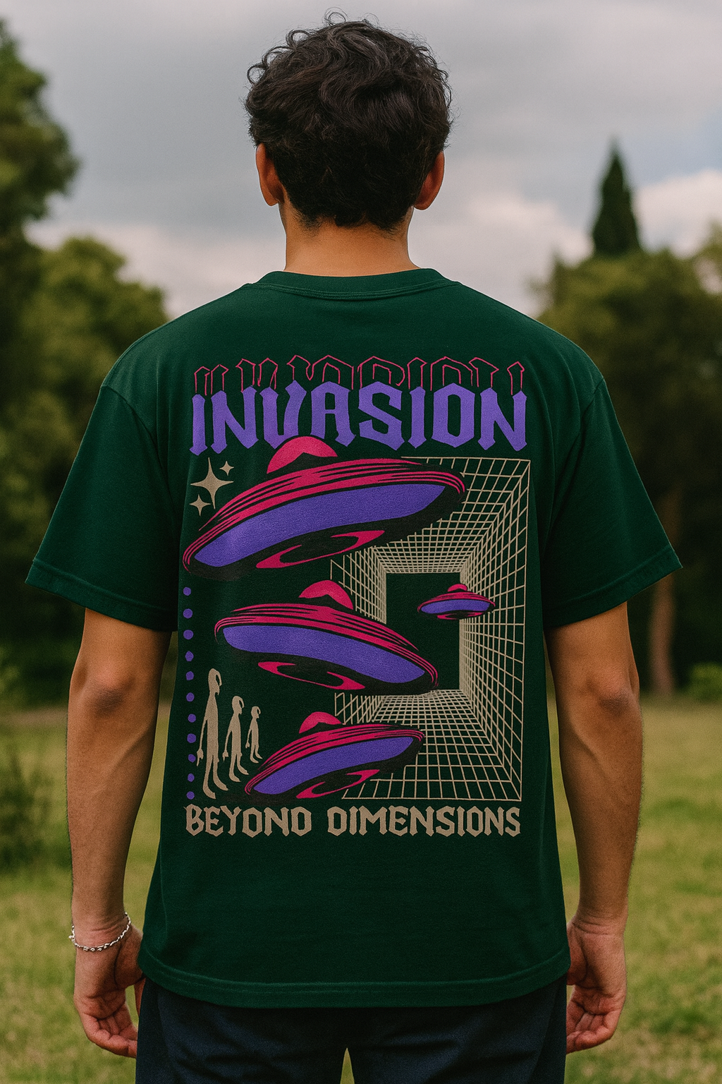 Trippy Alien Invasion Graphic Tee – Oversized Streetwear Fit
